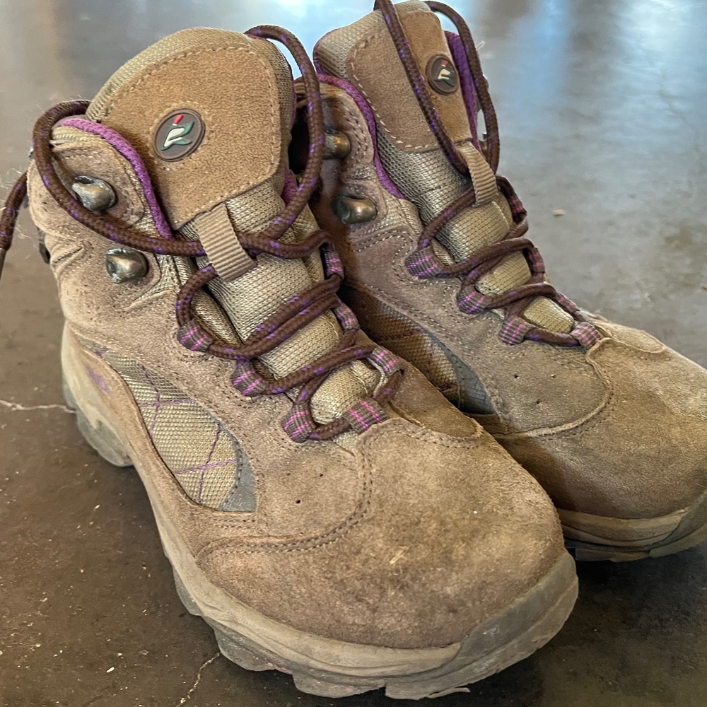 Girls hiking boots